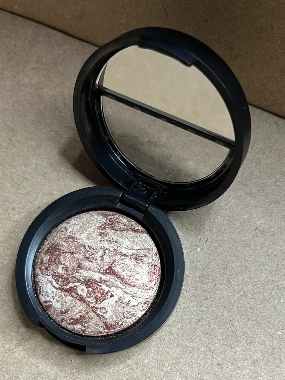 Laura Geller new without